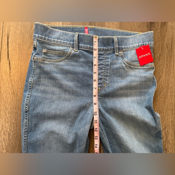 NWT Spanx Flare Jeans in Vintage Indigo Size Medium - Picture 9 of 12
